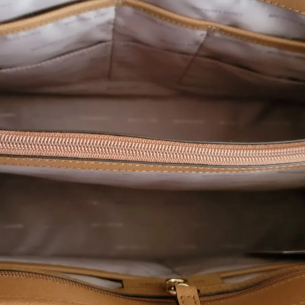 Michael Kors Jet Set travel tote bag - Picture 11 of 15